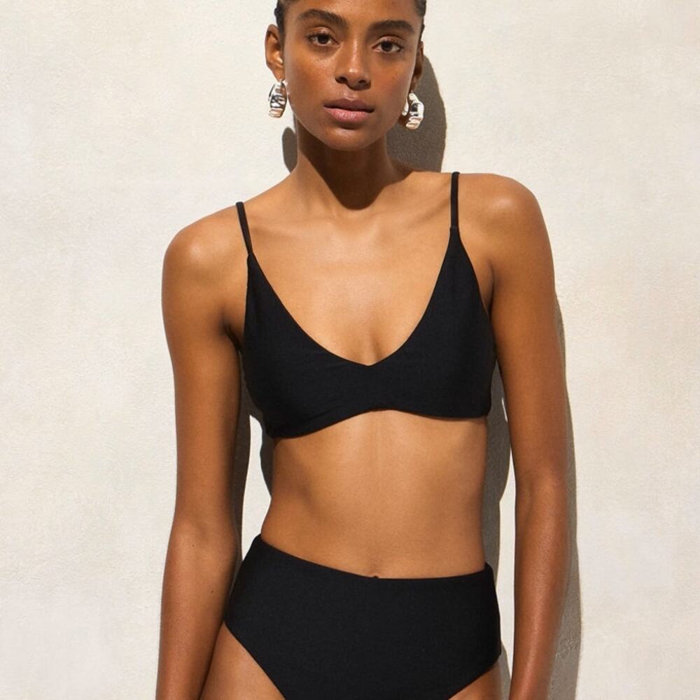J.Crew Classic Sculpt Lana Bikini Top SZ L Black V-Neck Adjustable Removable Pad